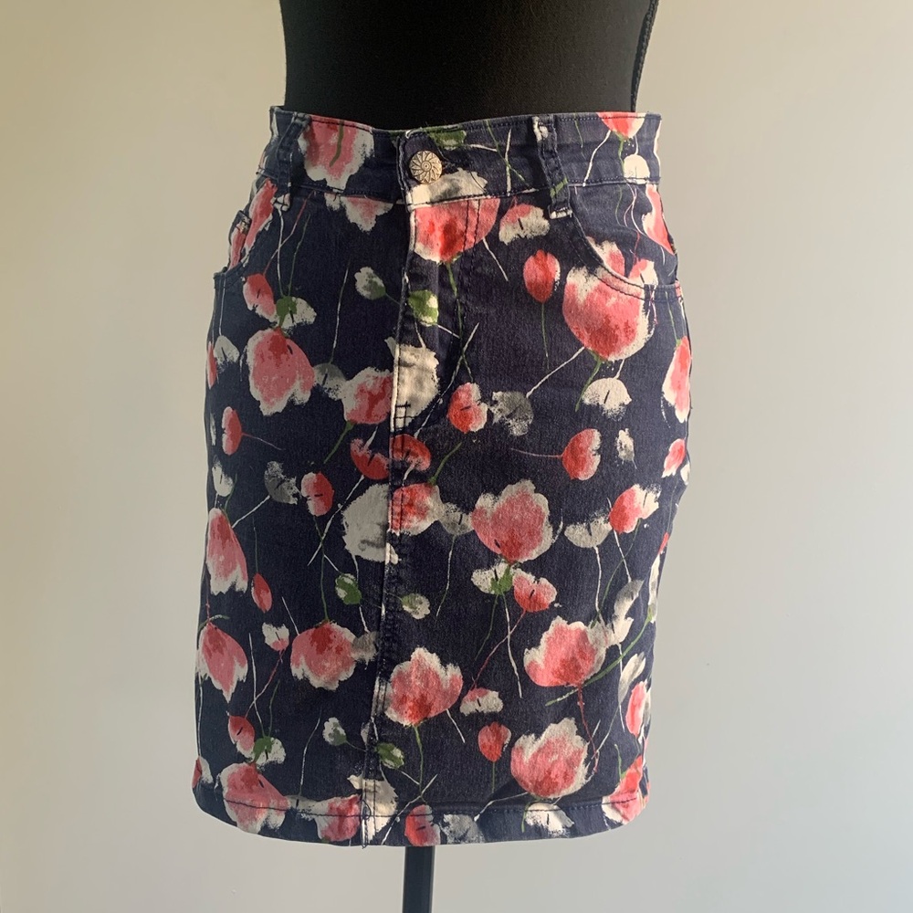 Vintage Ms floral mini skirt